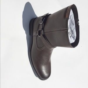 Robert Wayne Conroy Brown Boots NWB